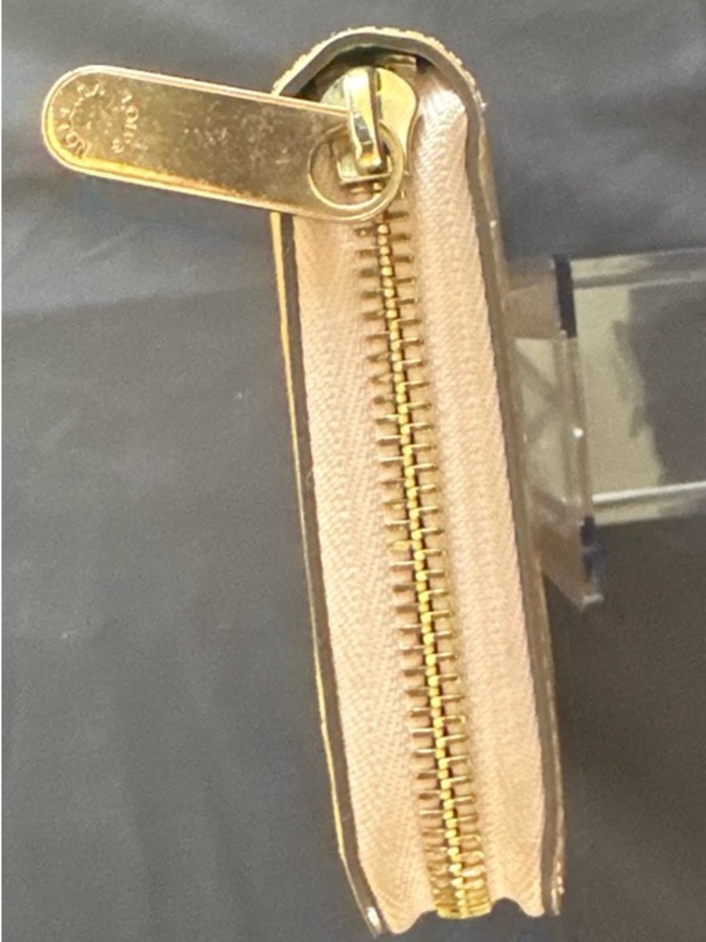 Louis Vuitton Vernis Zippy Wallet - Nude/Beige w/ COA - Picture 4 of 14